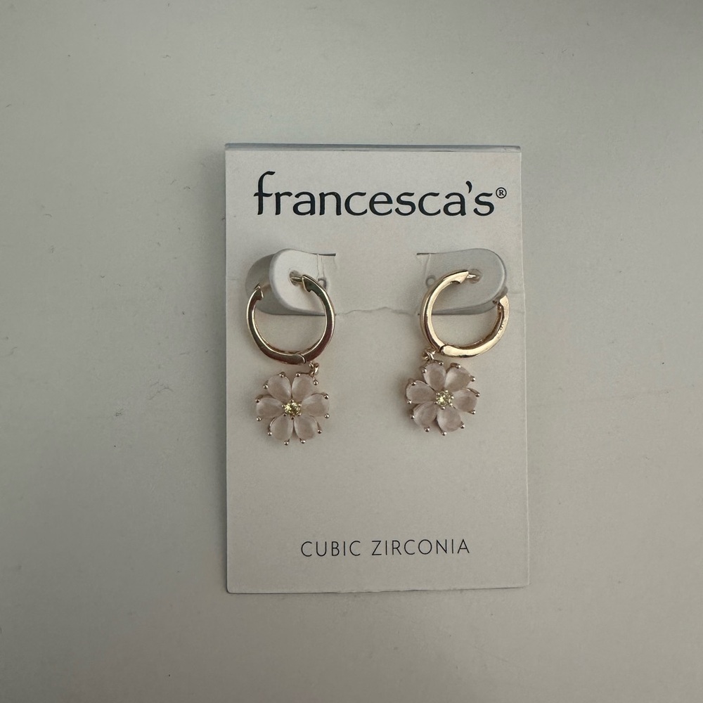 Francesca‘s Flower Earrings